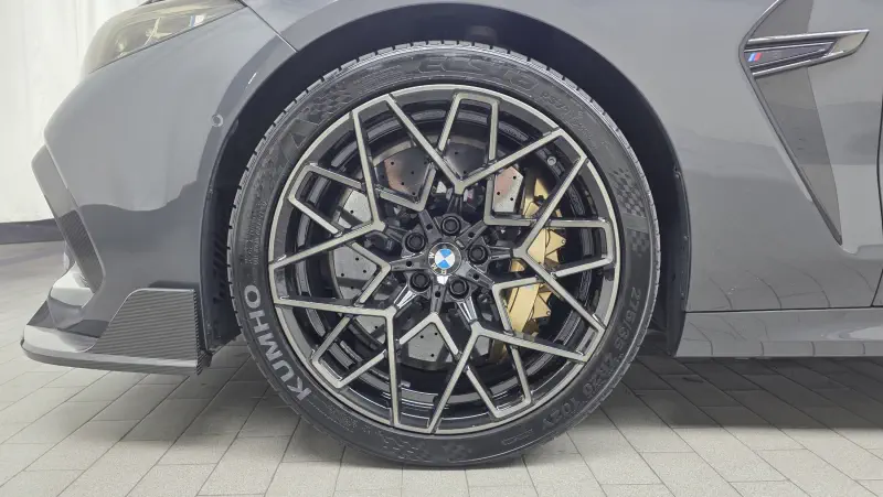BMW M8