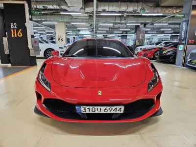 Ferrari F8