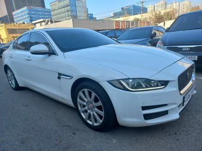 Jaguar XE