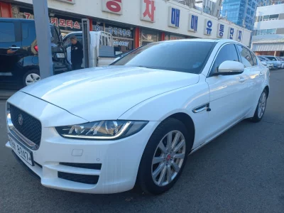 Jaguar XE