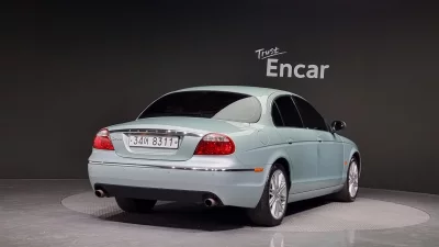 Jaguar S-TYPE
