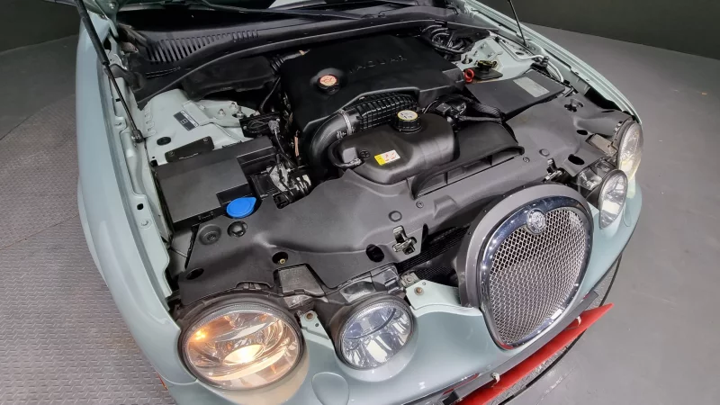 Jaguar S-TYPE