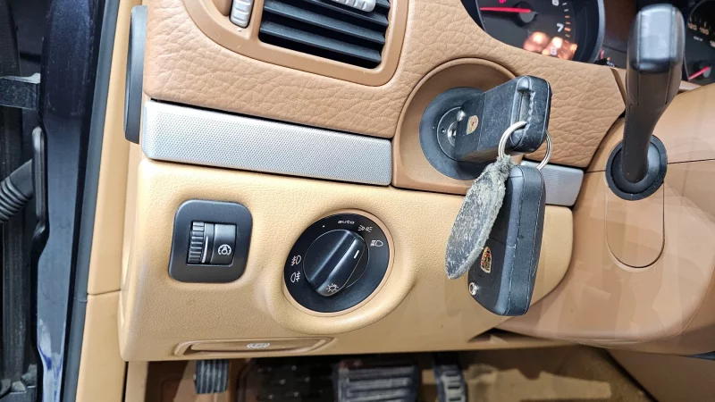 Porsche CAYENNE