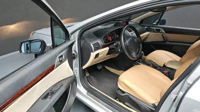 Peugeot 407