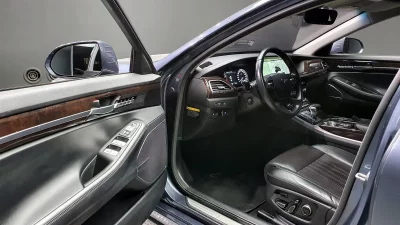 Genesis EQ900