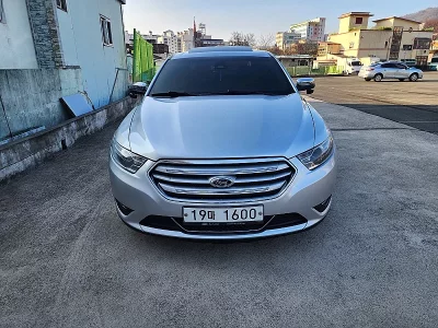 Ford TAURUS