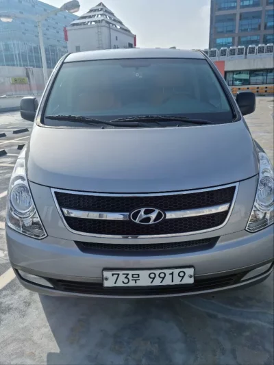 Hyundai Starex