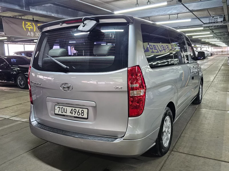 Hyundai Starex