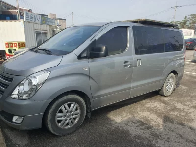 Hyundai Starex