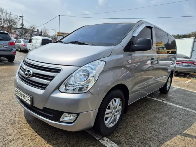 Hyundai Starex