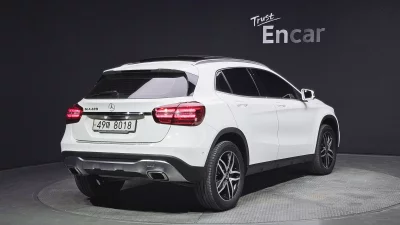 Mercedes-Benz GLA-Class