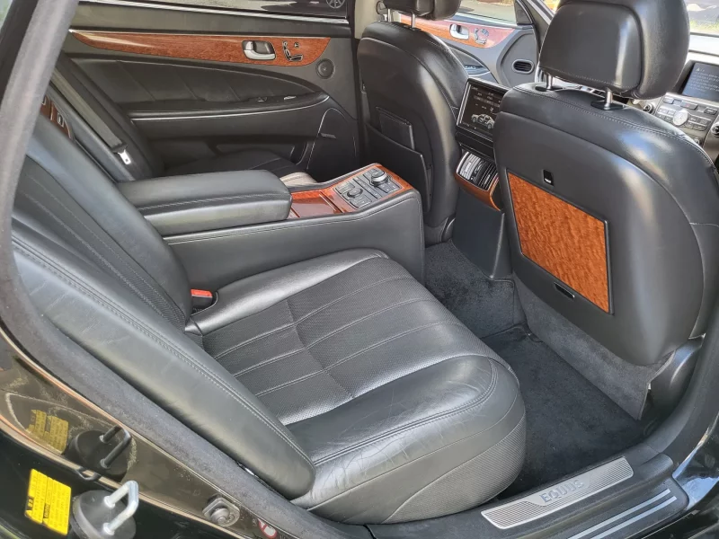 Hyundai Equus