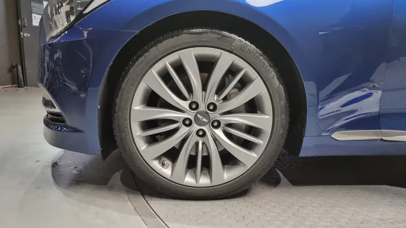 Hyundai Genesis