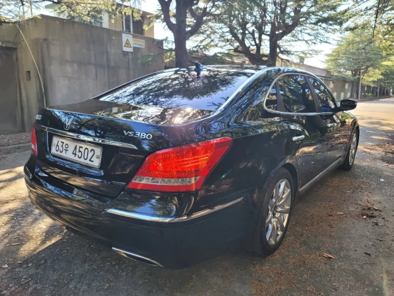 Hyundai Equus