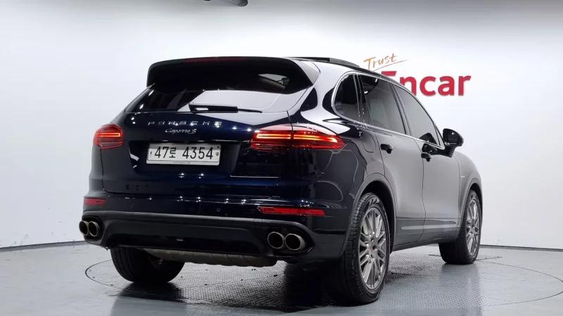Porsche CAYENNE
