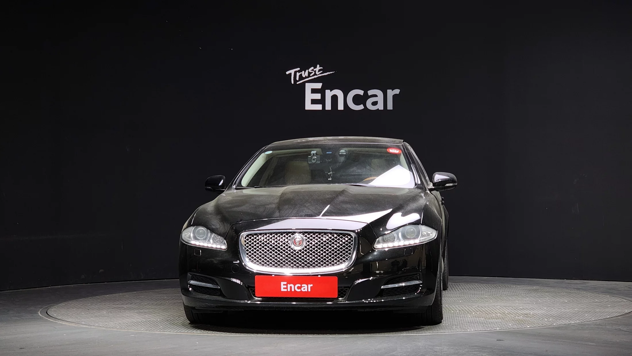 Jaguar XJ 2010 г. лот №37270495 из Кореи, цены с доставкой во Владивосток.