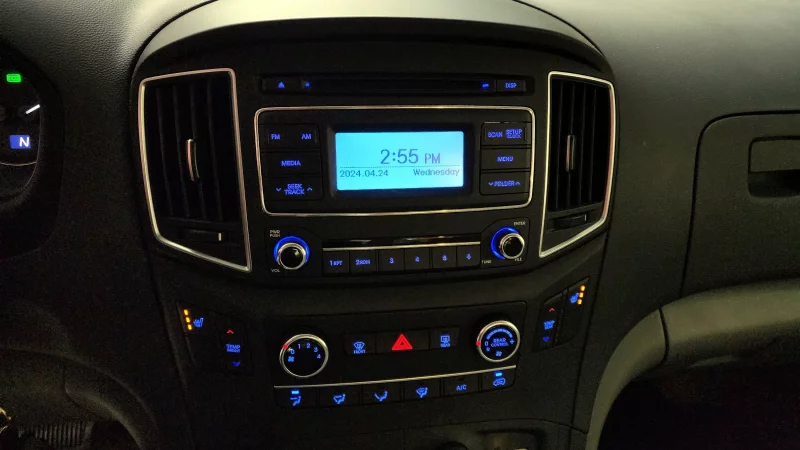 Hyundai Starex