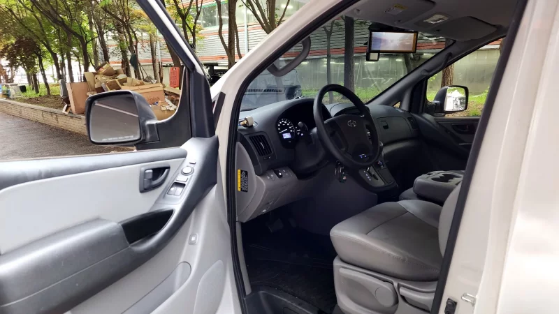 Hyundai Starex
