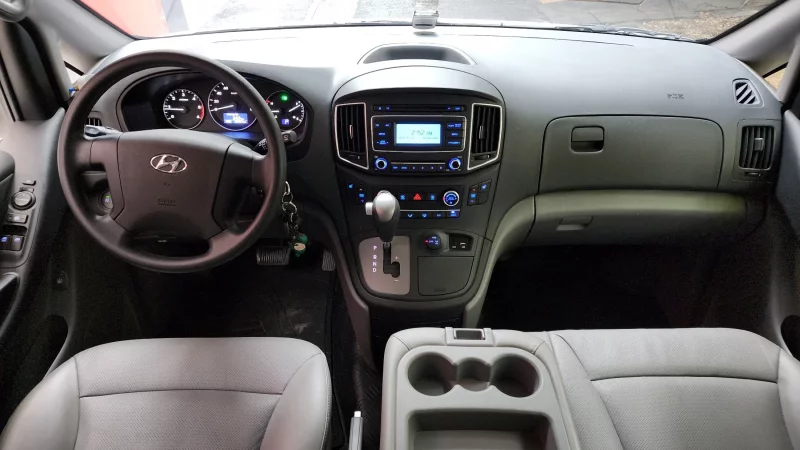 Hyundai Starex