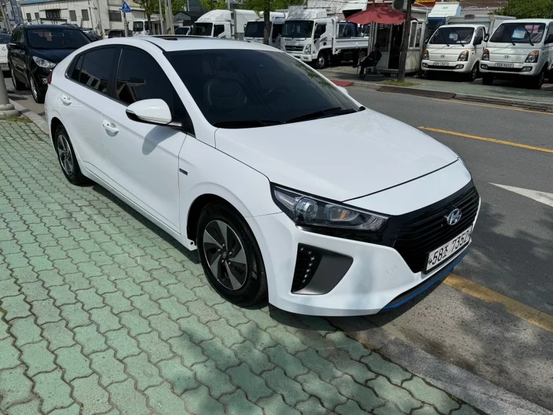 Hyundai Ioniq