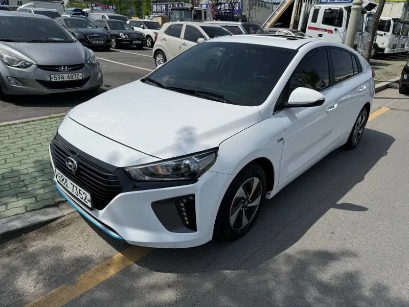 Hyundai Ioniq