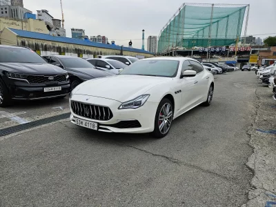 Maserati QUATTROPORTE  из Кореи