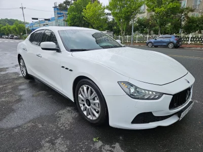 Maserati GHIBLI