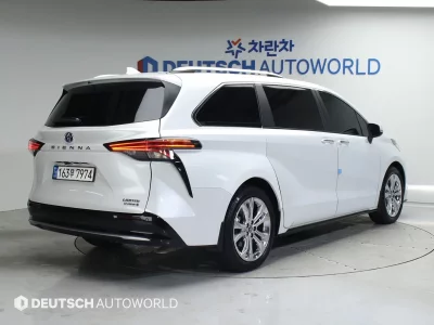 Toyota SIENNA  из Кореи
