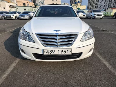 Hyundai Genesis