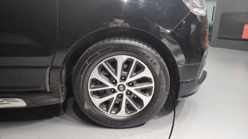 Hyundai Starex