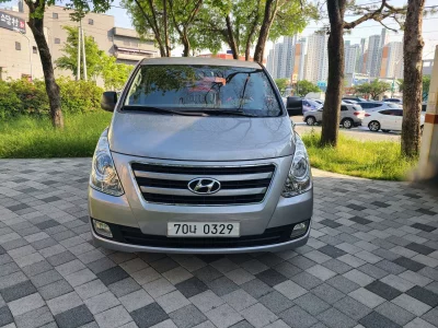 Hyundai Starex