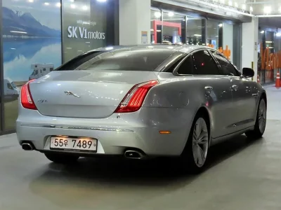 Jaguar XJ