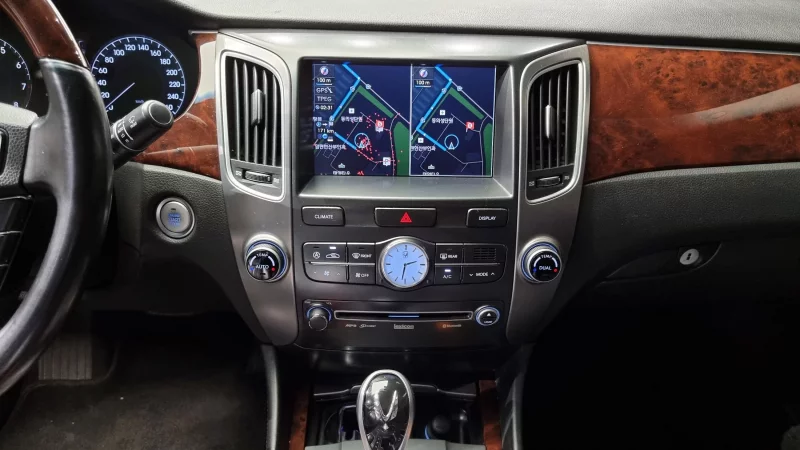 Hyundai Equus