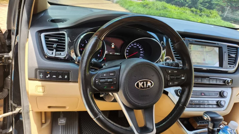 Kia Carnival