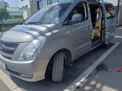 Hyundai Starex