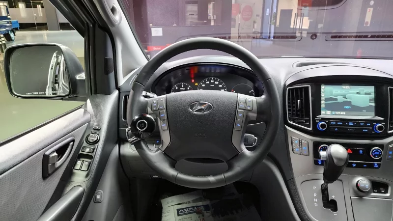 Hyundai Starex