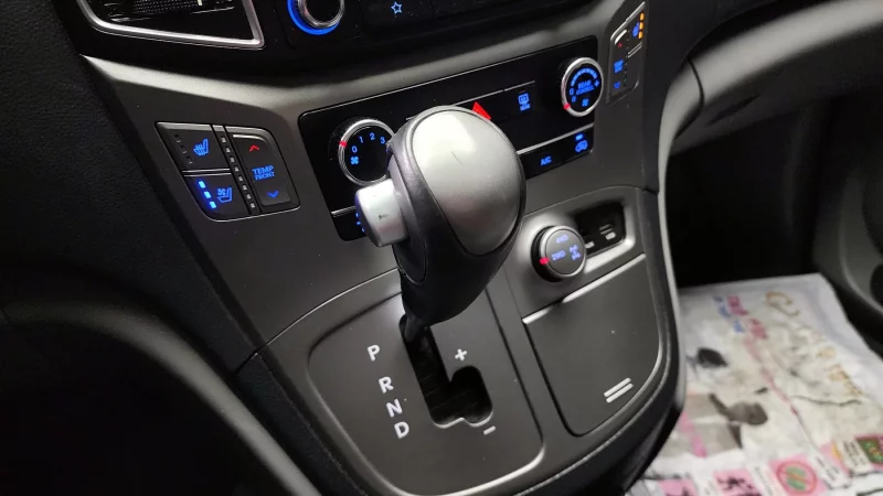 Hyundai Starex