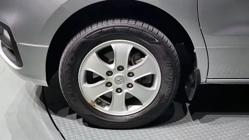 Hyundai Starex