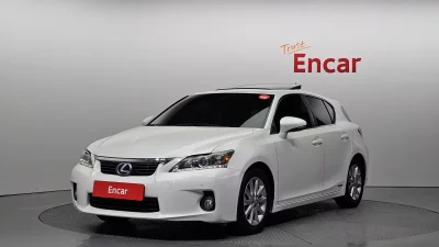 Lexus CT200h