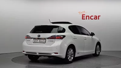 Lexus CT200h