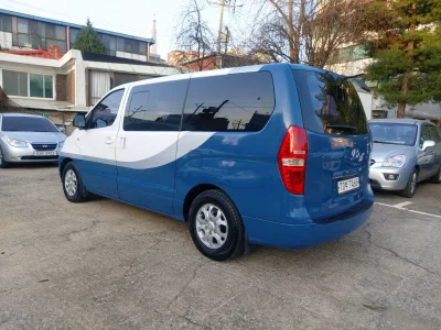 Hyundai Starex