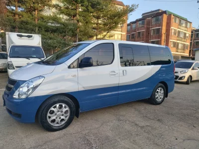 Hyundai Starex