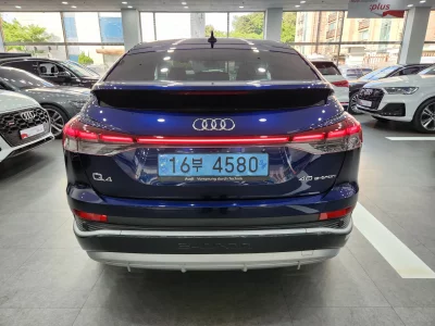 Audi Q4