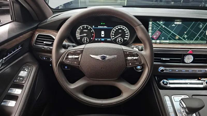 Genesis G90
