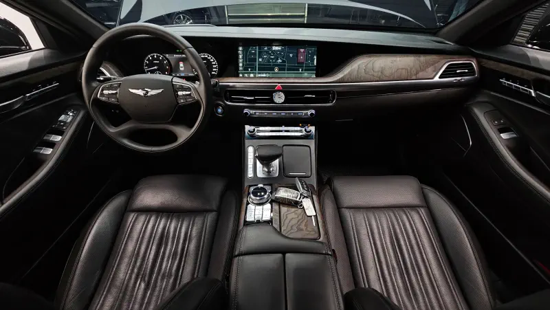 Genesis G90
