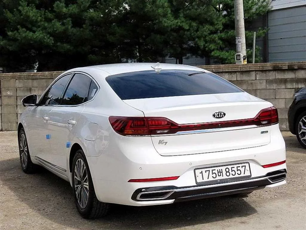 Продажа Kia K7 2021 цена с доставкой из Кореи 3071267 руб.