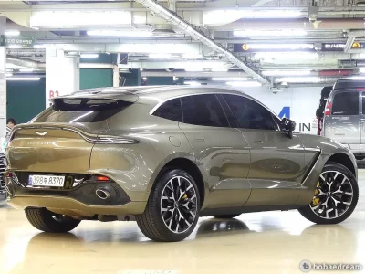 Astonmartin DBX