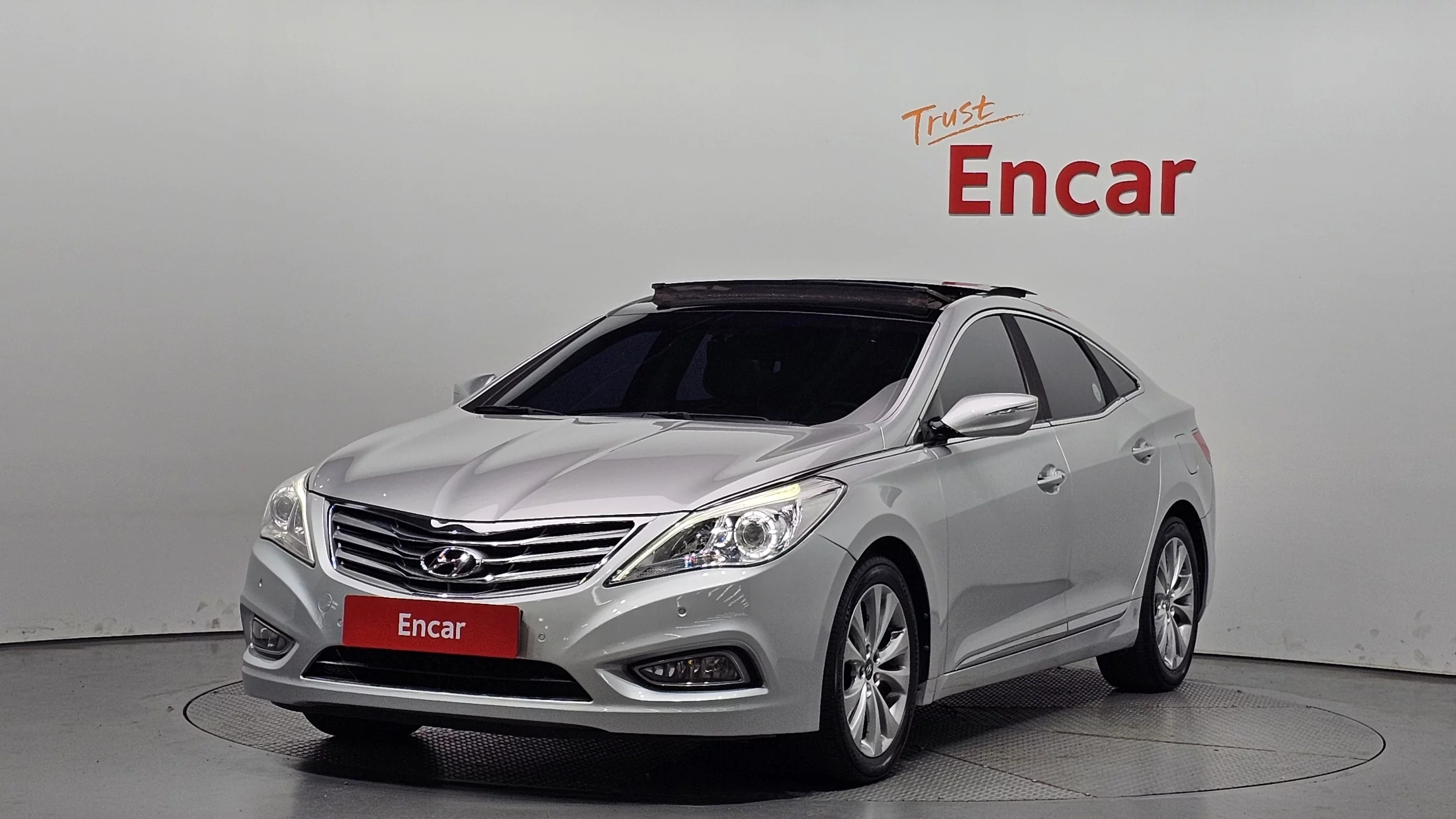 Hyundai Grandeur 2012 г. лот №37509526 из Кореи, цены с доставкой во  Владивосток.