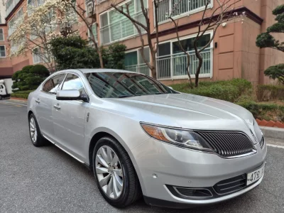 Lincoln MKS