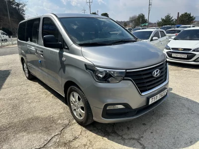 Hyundai Starex